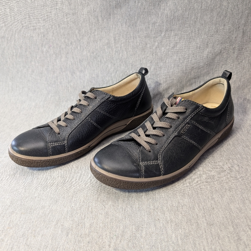 Women's Black Leather Casual Lace-Up Sneakers